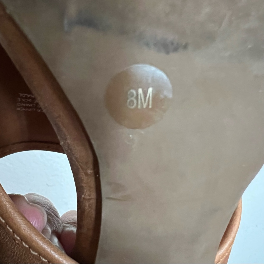Tory Burch Tan Kitten Heel Sandal Gold Logo Size 8M - Picture 15 of 16